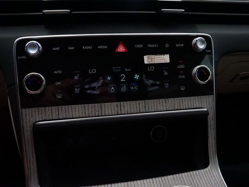 New 2025 Genesis GV80 3.5T Prestige image 9