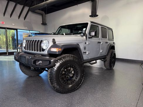 Used 2024 Jeep Wrangler Unlimited Sport image 28