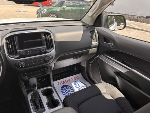Used 2022 Chevrolet Colorado LT w/ Fleet Safety Package RWD image 19