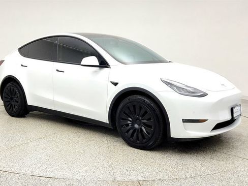 Used 2021 Tesla Model Y Long Range AWD/4WD image 3