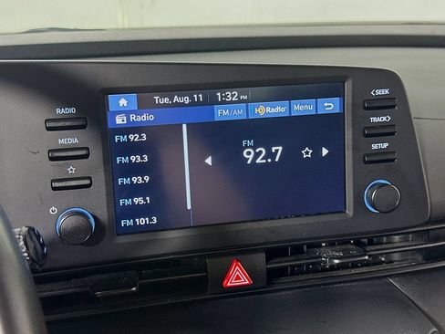 Used 2025 Hyundai Elantra Sport FWD image 24