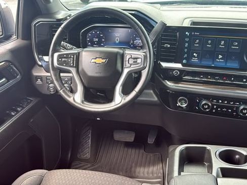Used 2024 Chevrolet Silverado 1500 LT AWD/4WD image 28