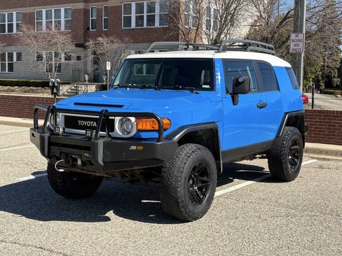Used 2007 Toyota FJ Cruiser 4WD image 2
