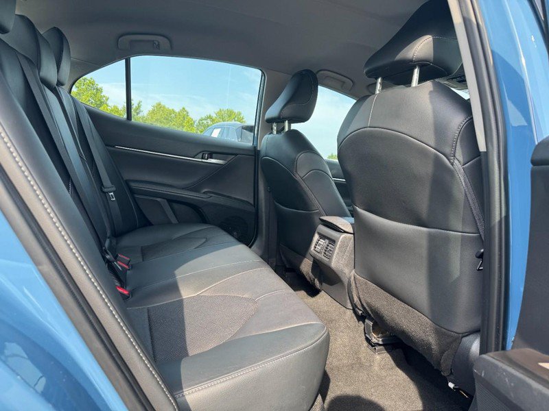 Used 2023 Toyota Camry XSE FWD image 11