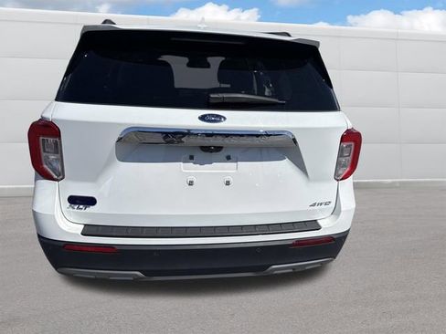 Used 2022 Ford Explorer XLT w/ Equipment Group 202A AWD/4WD image 4