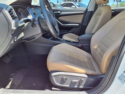 Used 2021 Volkswagen Jetta SE FWD image 20