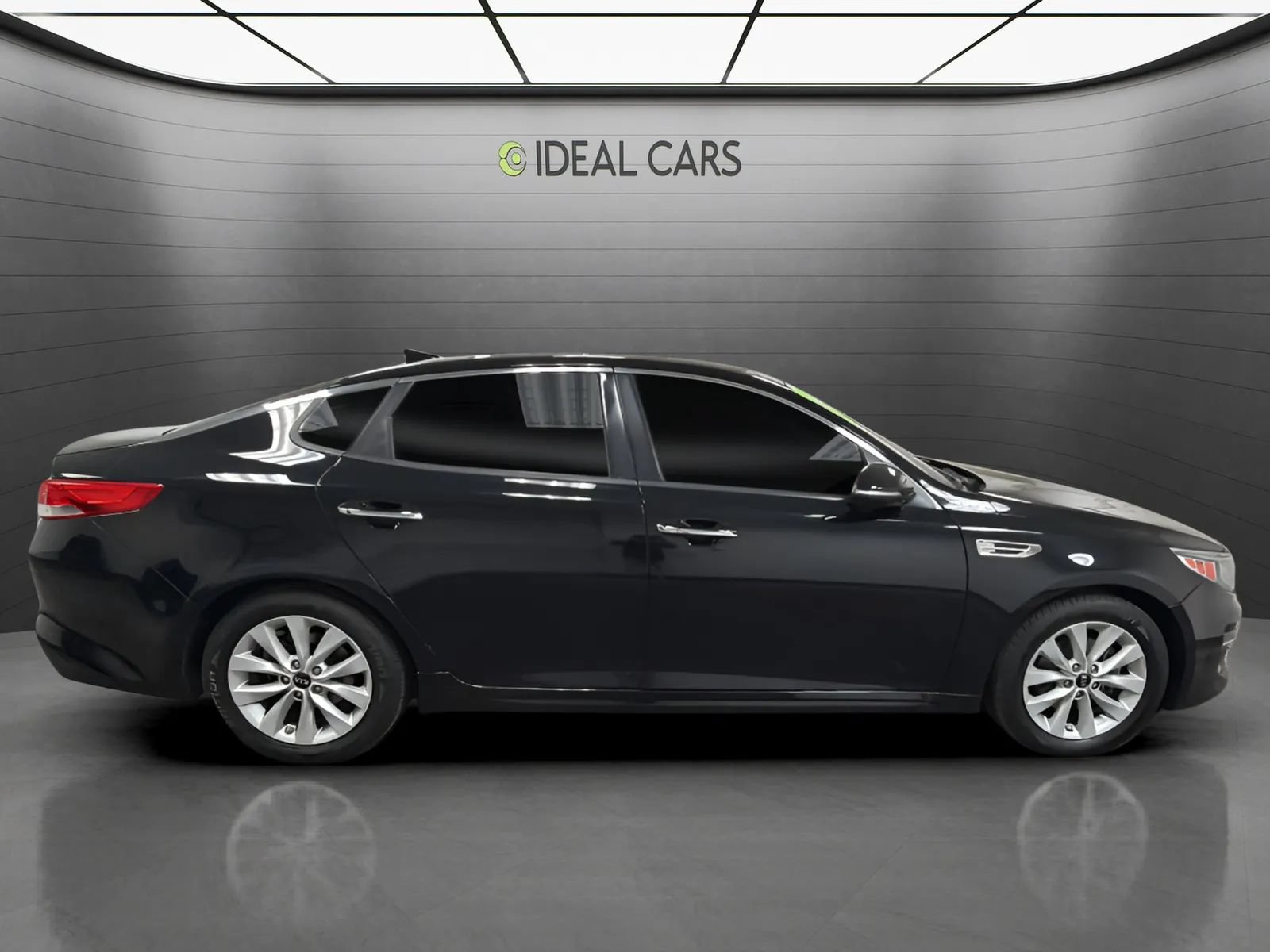Used 2016 Kia Optima EX w/ Premium Package FWD image 4