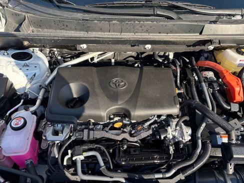 Used 2025 Toyota RAV4 LE image 32