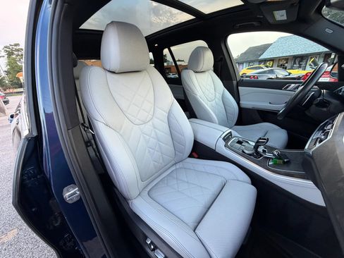 Used 2023 BMW X5 xDrive40i w/ Parking Assistance Package AWD/4WD image 23