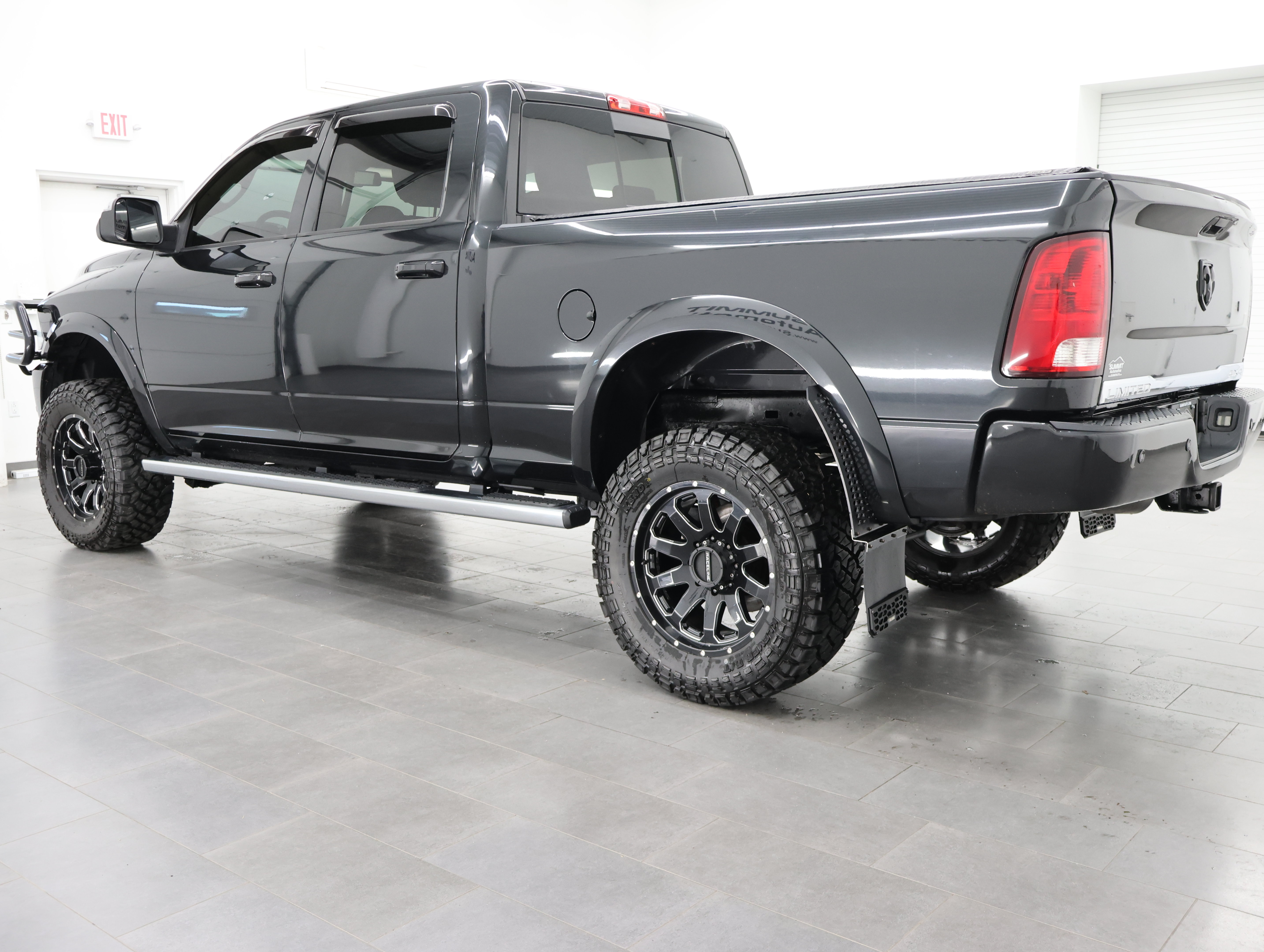 Used 2018 RAM 2500 Big Horn w/ Sport Appearance Group AWD/4WD image 6