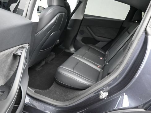 Used 2024 Tesla Model Y Long Range AWD/4WD image 13