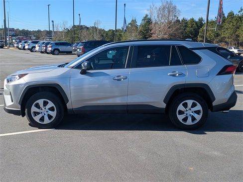 Used 2021 Toyota RAV4 LE image 7