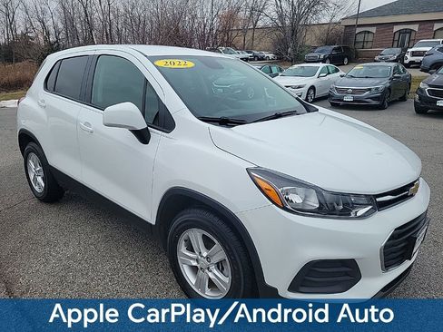 Used 2022 Chevrolet Trax LS w/ Tint and Cruise Package image 10