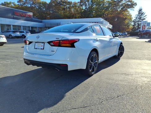 Certified 2023 Nissan Altima 2.5 SR w/ SR Premium Package image 4