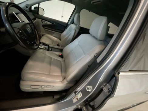 Used 2017 Honda Pilot Touring image 11
