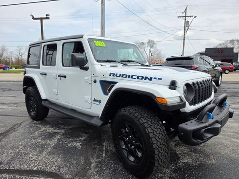 Used 2023 Jeep Wrangler Unlimited Rubicon 4xe image 3