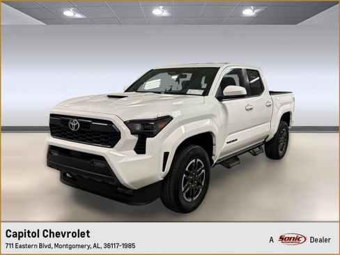 Used 2025 Toyota Tacoma TRD Sport RWD image 1