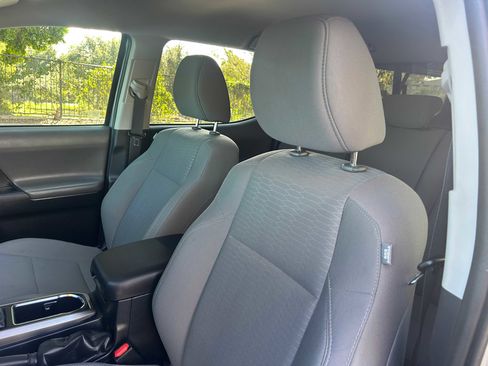 Used 2018 Toyota Tacoma SR5 image 15