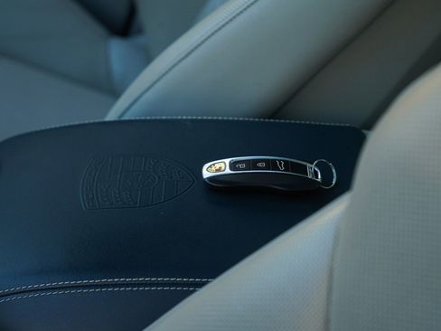 Used 2019 Porsche Cayenne Turbo image 25