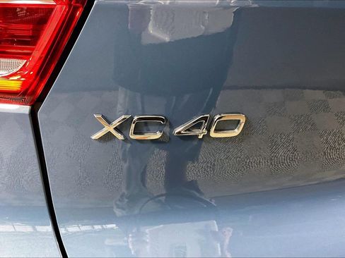 Used 2023 Volvo XC40 Recharge Ultimate w/ Protection Package Premier AWD/4WD image 7