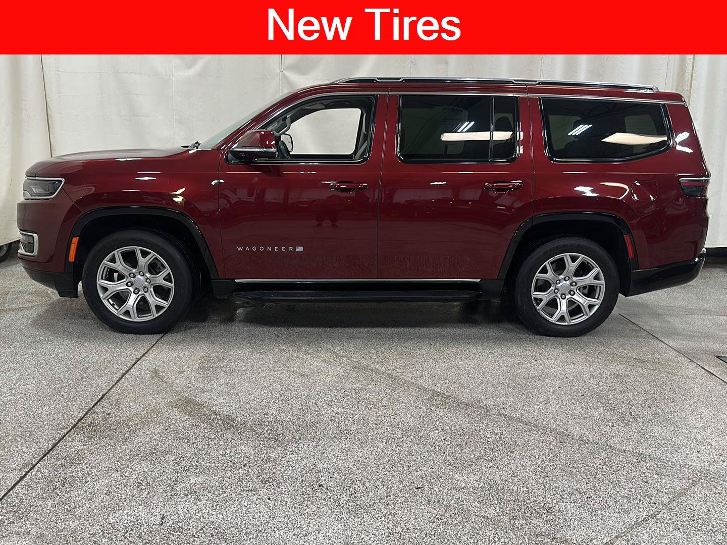 Used 2022 Jeep Wagoneer Series II w/ Flexible Seating Group AWD/4WD image 2