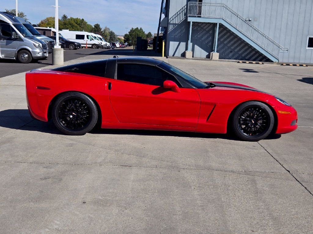 Used 2005 Chevrolet Corvette Coupe w/ Preferred Equipment Group RWD image 43