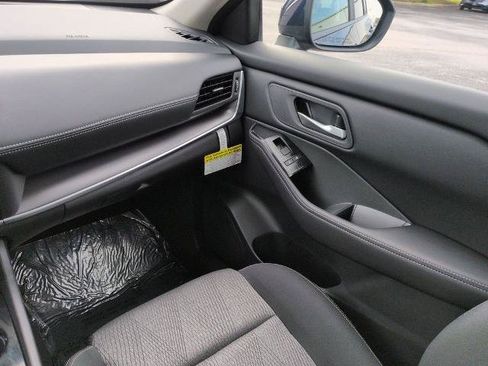 Certified 2026 Nissan Rogue SV FWD image 17