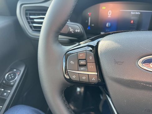 New 2026 Ford Escape SE FWD image 11