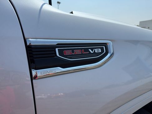 Used 2024 GMC Sierra 1500 Denali AWD/4WD image 10