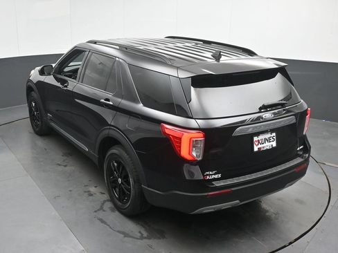 Used 2023 Ford Explorer XLT w/ Equipment Group 202A AWD/4WD image 38