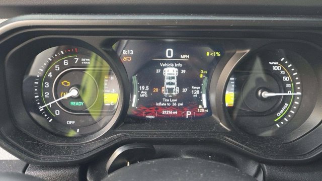 Used 2024 Jeep Wrangler Unlimited Sahara AWD/4WD image 13