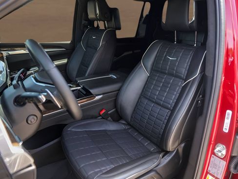 Certified 2025 Cadillac Escalade ESV Sport Platinum AWD/4WD image 7