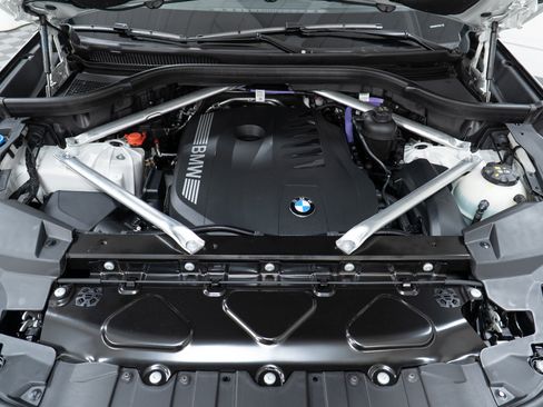 Used 2026 BMW X5 xDrive40i w/ Premium Package image 9