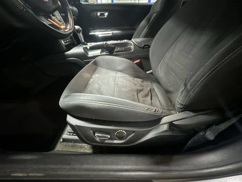 Used 2017 Ford Mustang GT RWD image 18
