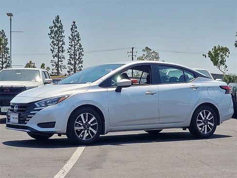 New 2025 Nissan Versa SV w/ Trunk Package FWD image 11