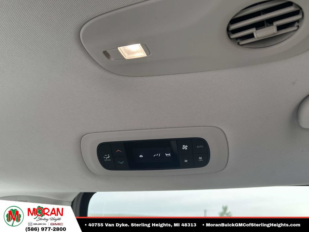 Used 2017 Chrysler Pacifica Touring-L Plus FWD image 13