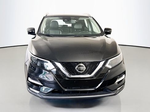 Used 2022 Nissan Rogue Sport SL w/ Premium Package image 2