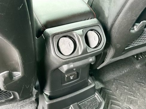 Used 2024 Jeep Wrangler Unlimited Rubicon AWD/4WD image 26