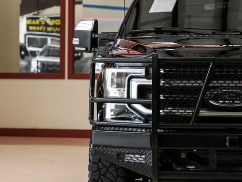 Used 2020 Ford F250 Platinum w/ FX4 Off-Road Package AWD/4WD image 42