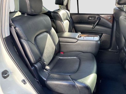 Used 2016 INFINITI QX80 Luxe w/ 22" Wheel Package image 30