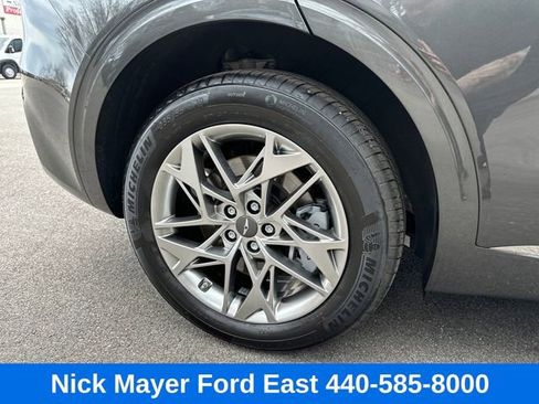 Used 2025 Genesis GV70 2.5T w/ Select Package image 15