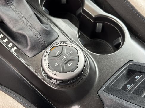 Used 2023 Ford Bronco Wildtrak image 24