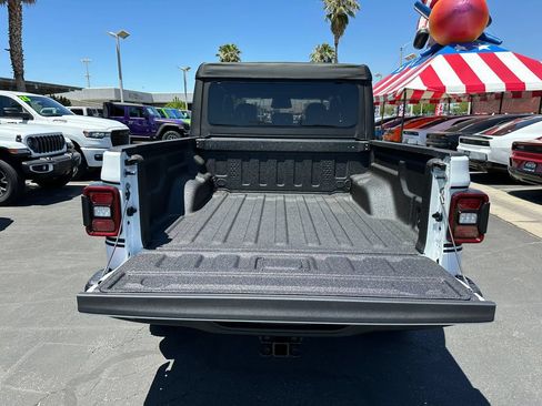 New 2026 Jeep Gladiator Mojave AWD/4WD image 17