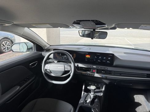 Used 2025 Kia K4 FWD image 34