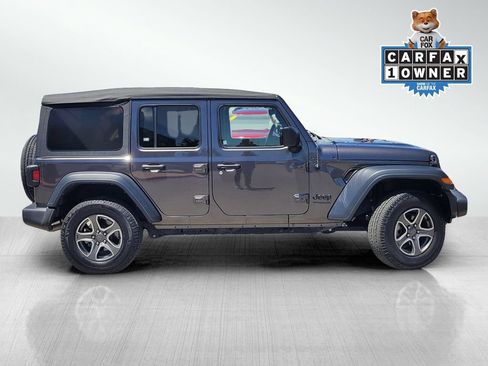 Used 2022 Jeep Wrangler Unlimited Sport AWD/4WD image 3