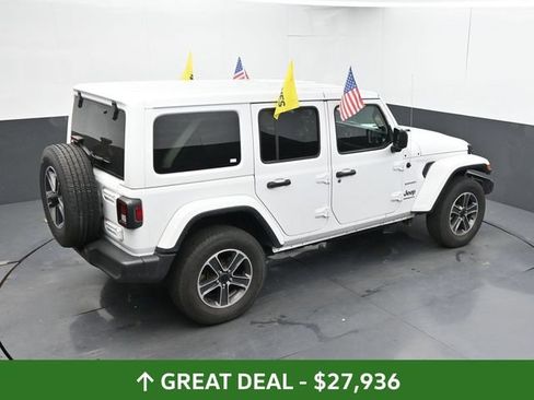 Used 2023 Jeep Wrangler Unlimited Sahara AWD/4WD image 37