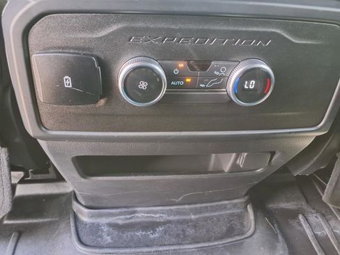Used 2021 Ford Expedition XLT w/ Black Accent Package image 16