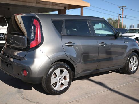 Used 2018 Kia Soul w/ Convenience Package FWD image 5