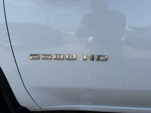 Used 2025 Chevrolet Silverado 2500 LTZ w/ LTZ Premium Package AWD/4WD image 18