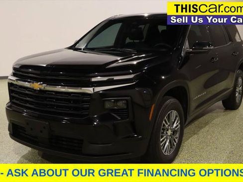 Used 2024 Chevrolet Traverse LS image 3